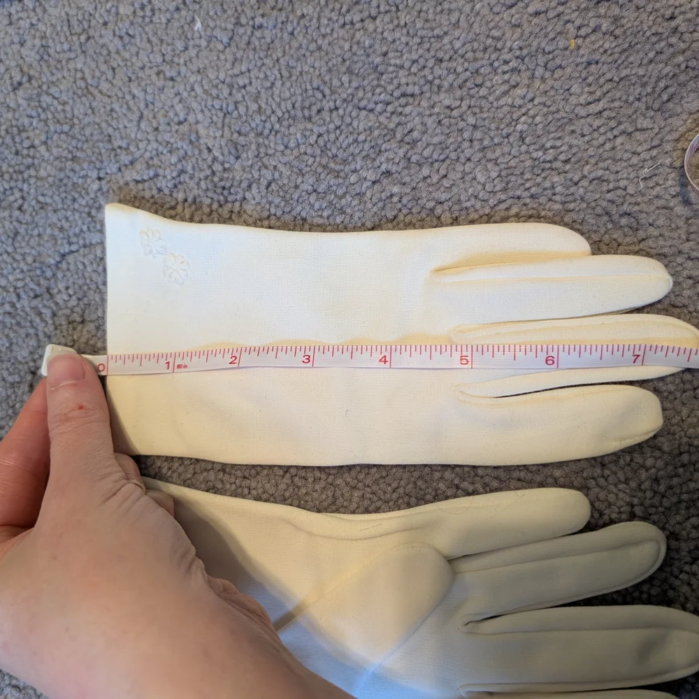 Vintage White Embroidered Women's Nylon Gloves